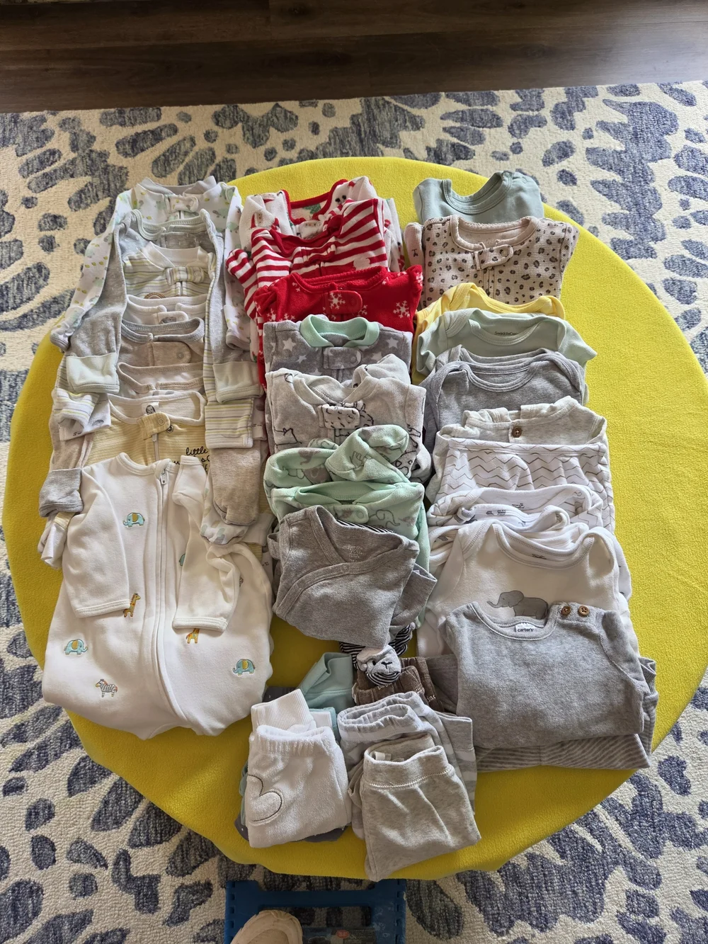 EUC~ Large Mixed Neutral Baby Clothing. Newborn-6 Months. 33 Pieces